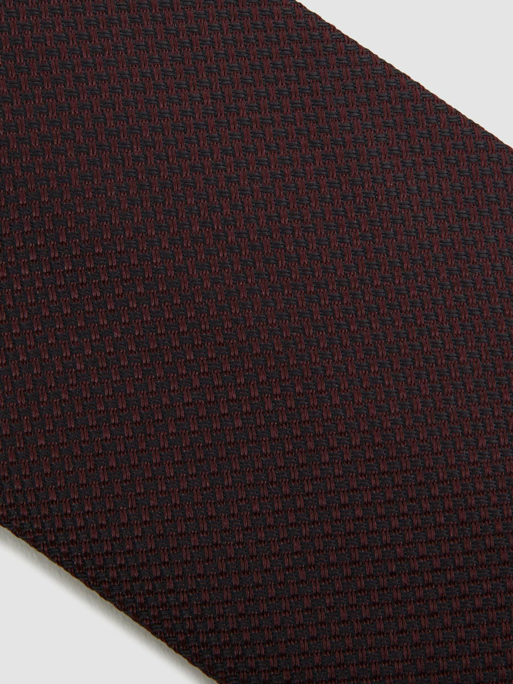 Textured Silk Blend Tie in Burgundy