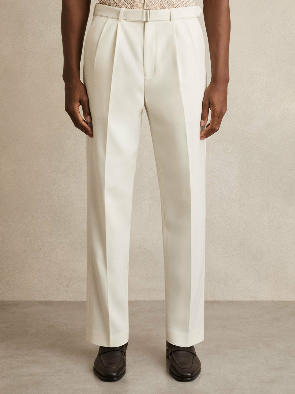 Wool-Blend Belted Pleated Trousers Regular-Fit in White