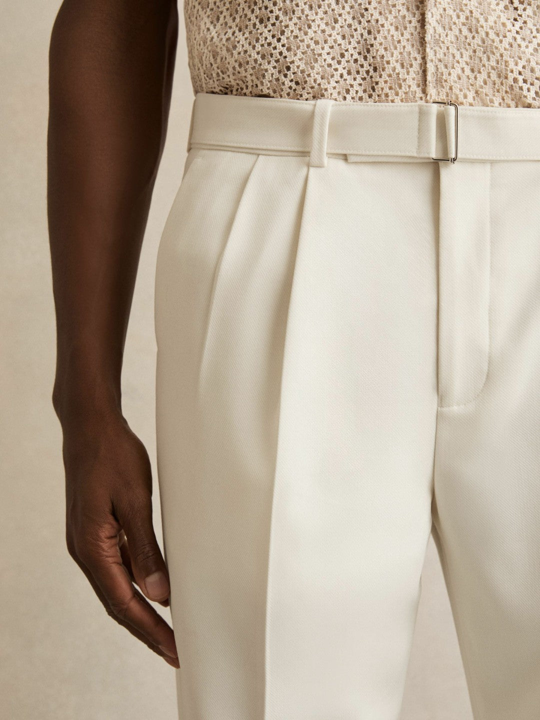 Wool-Blend Belted Pleated Trousers Regular-Fit in White
