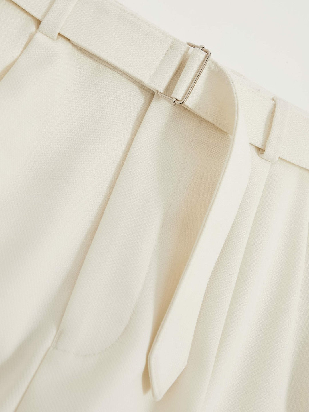 Wool-Blend Belted Pleated Trousers Regular-Fit in White