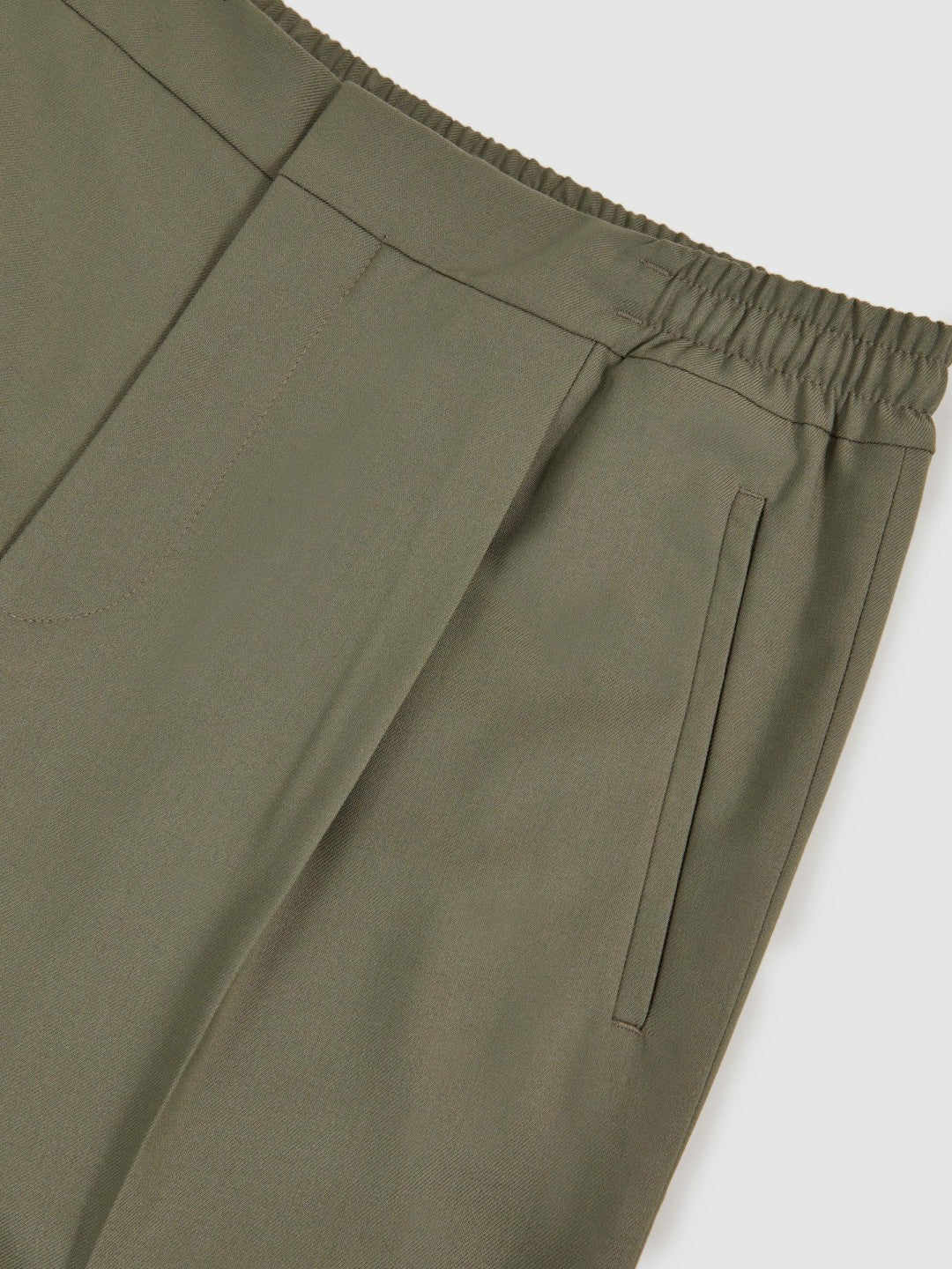 Relaxed-Fit Pleated Tapered Trousers in Sage