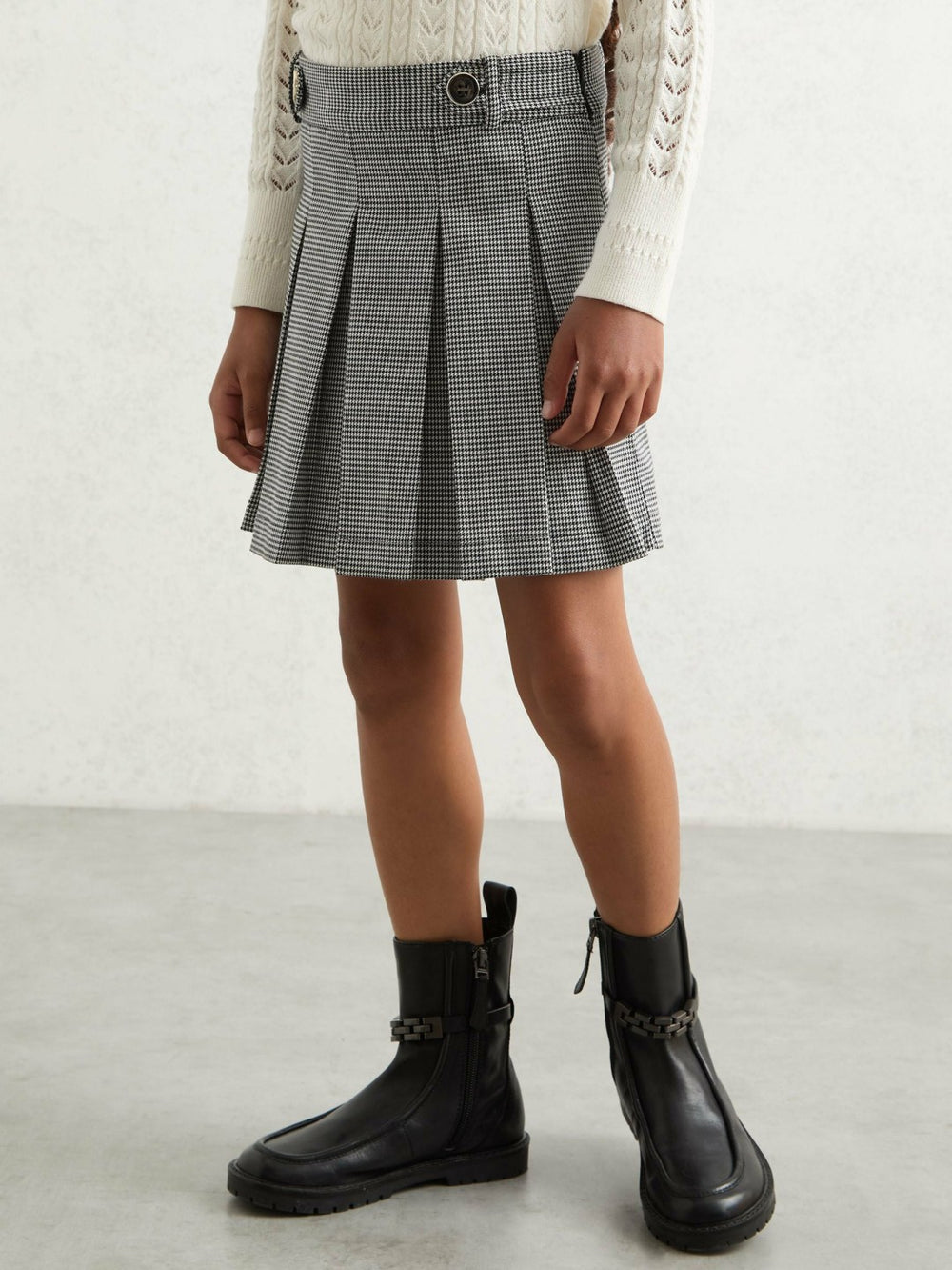 Houndstooth-Check Pleated Skirt in Black/White