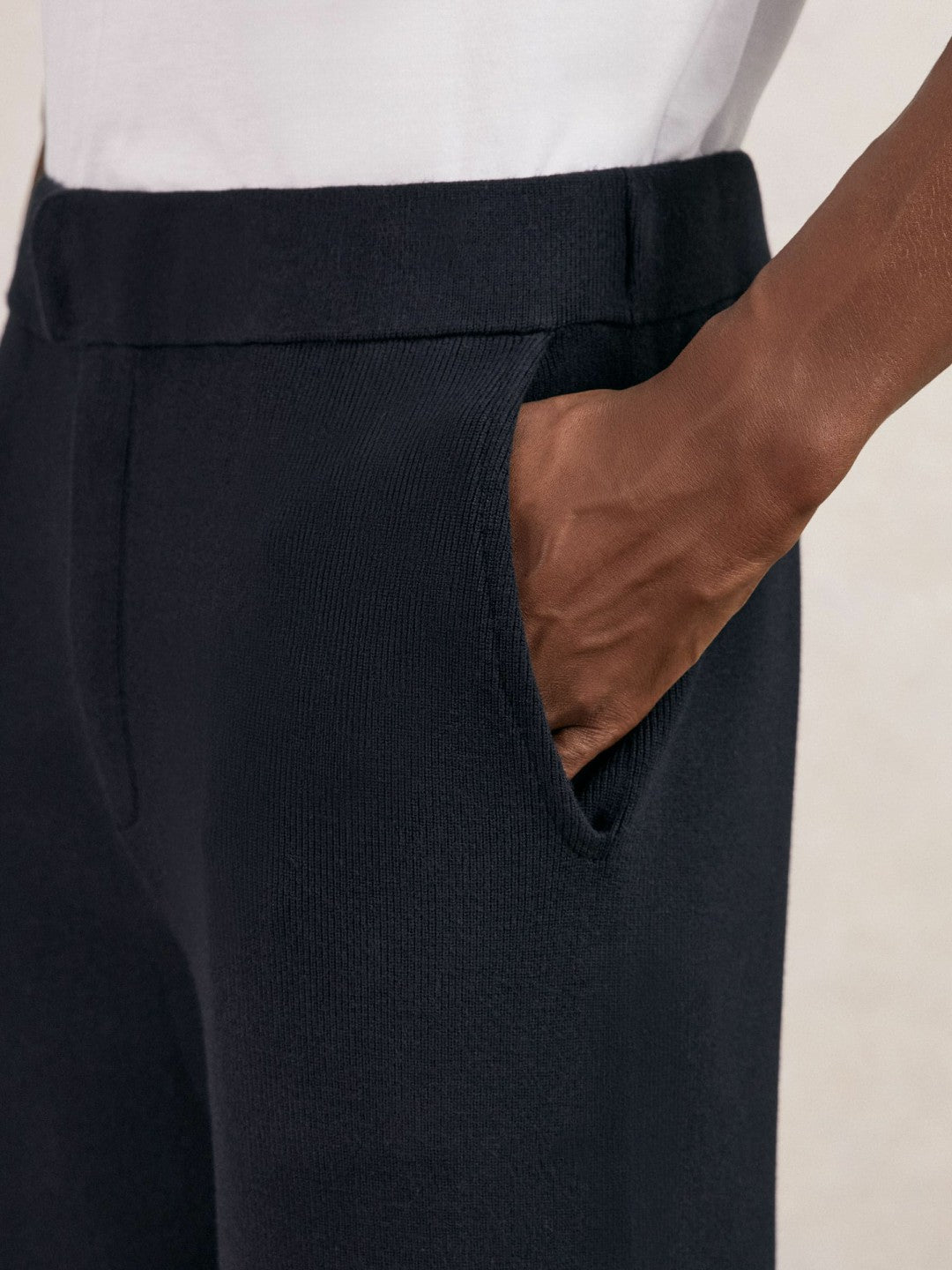 Tapered Knitted Trousers in Navy