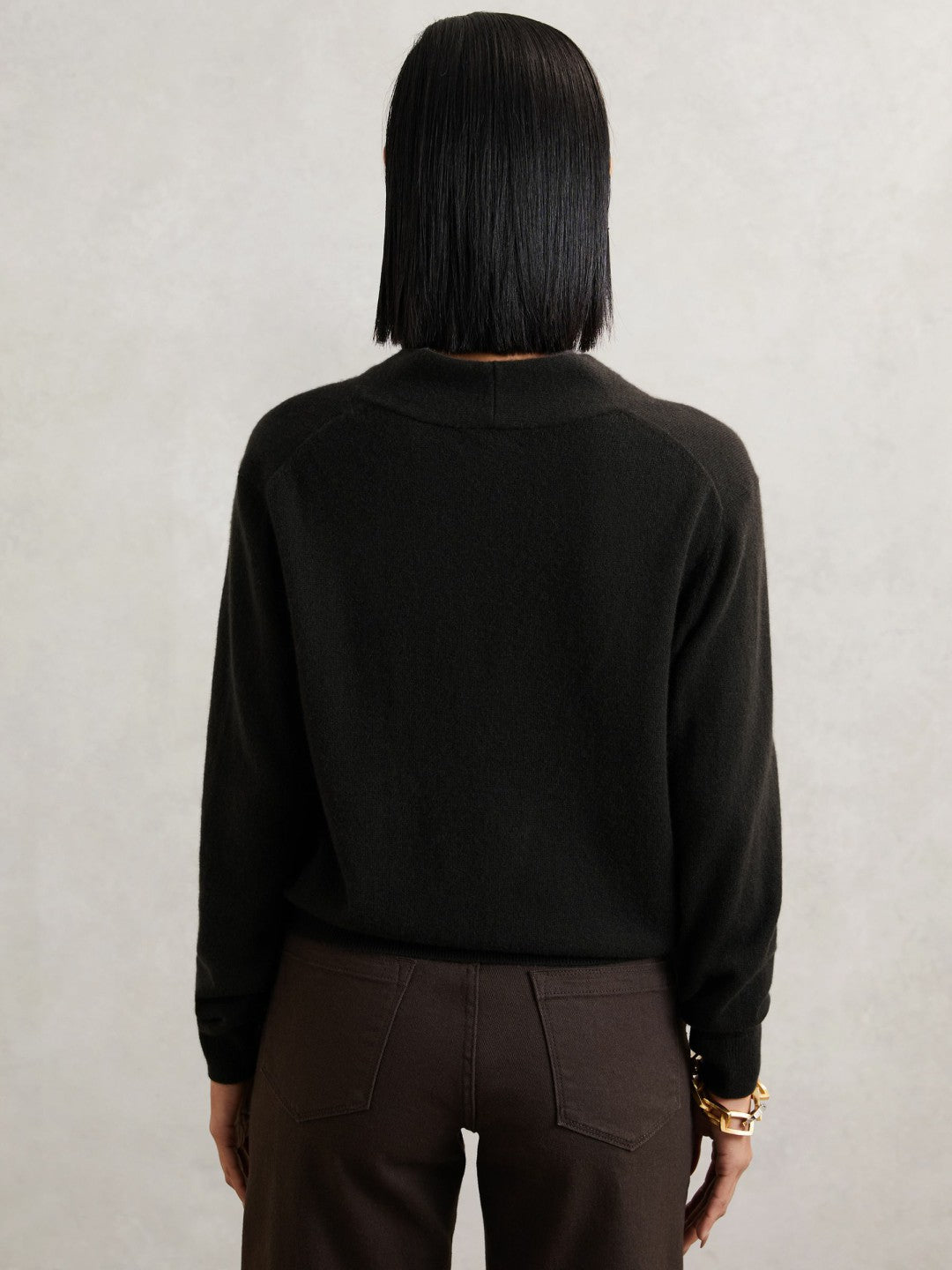 Cashmere V-Neck Jumper in Chocolate Brown