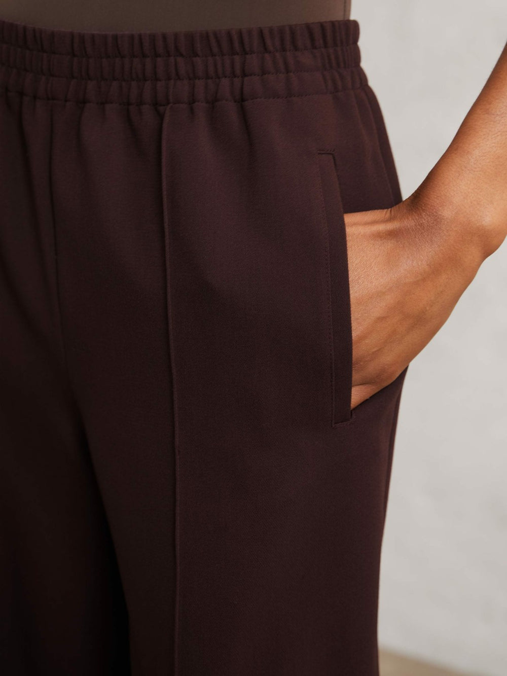 Petite Wide Leg Elasticated Waist Trousers in Burgundy