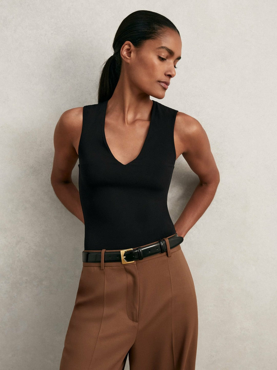 V-Neck Sleeveless Bodysuit in Black