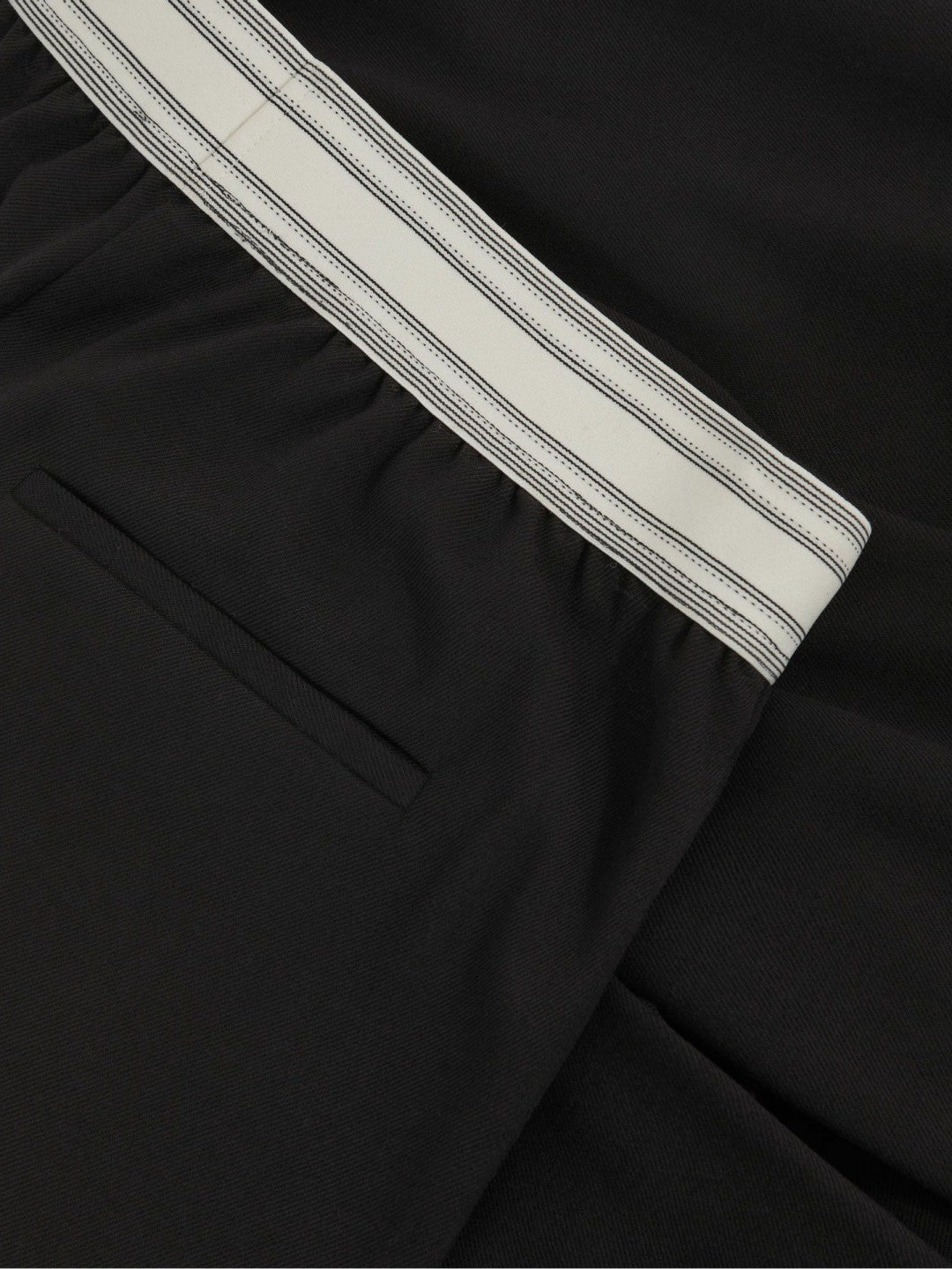 Petite Wide-Leg Contrast-Waistband Trousers in Black