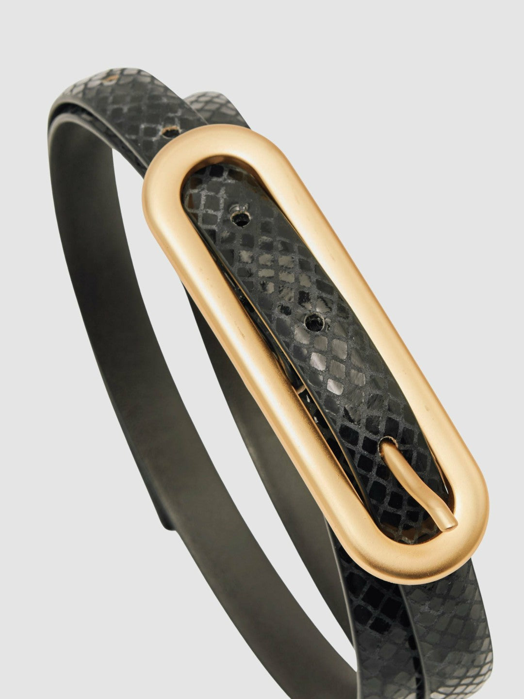 Leather Elongated-Buckle Skinny Belt in Black