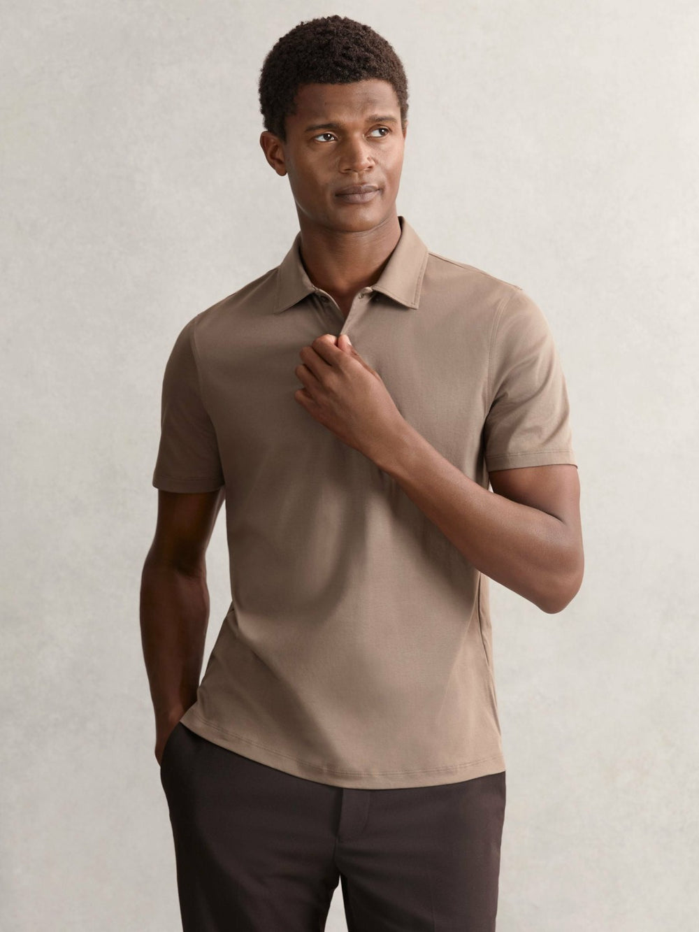 Cotton Short-Sleeve Polo Shirt in Taupe Brown