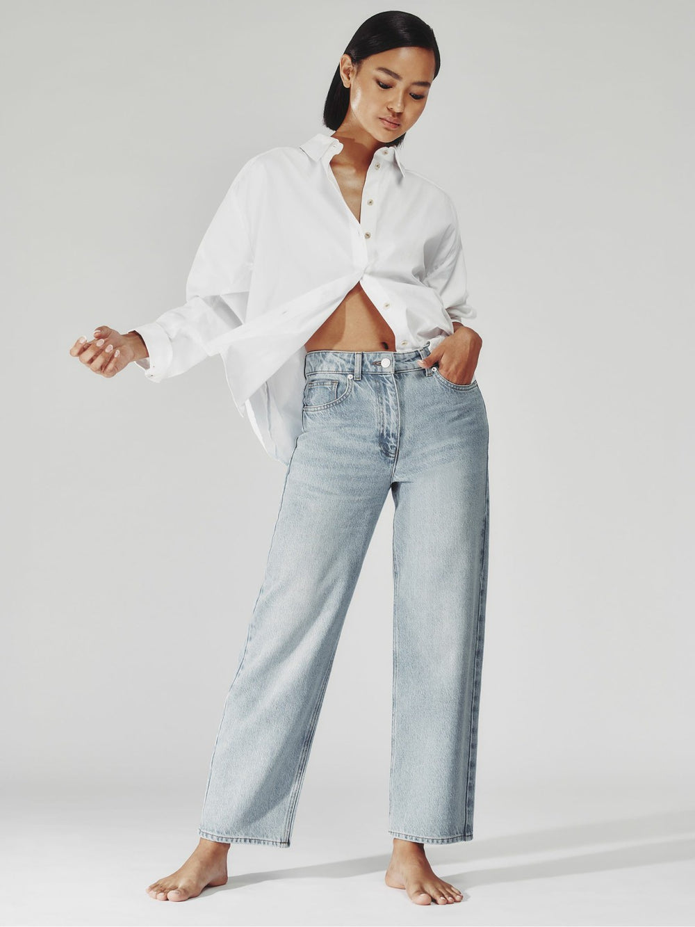 Petite Mid-Rise Straight-Leg Jeans in Pale Blue